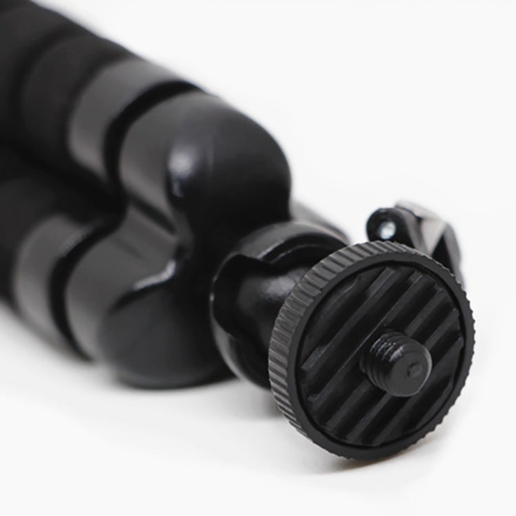 Flexibelt ministativ med mobilhållare och fjärrkontroll för smidig fotografering/filmning.