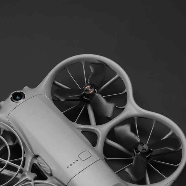 DJI Neo 2 Original Propellers monterade på drönare, visar effektiv och stabil framdrivning med modell 2217S3 och 55,9 mm diameter.