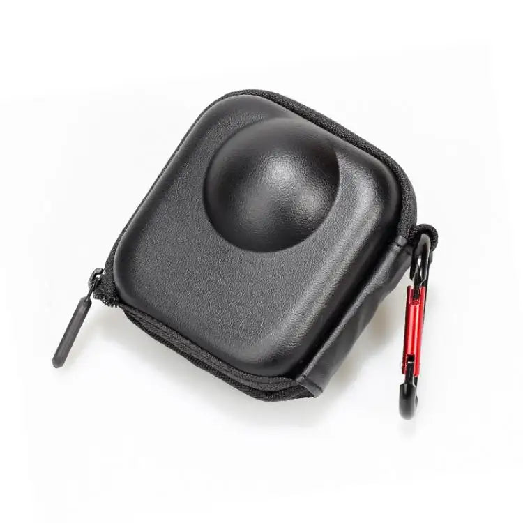 Skyddande GoPro MAX2-väska, robust och kompakt för säker kameratransport.